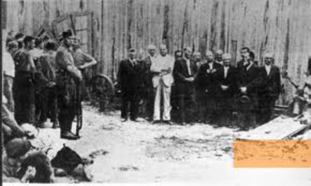 The Sonderkommandos at Auschwitz stage a revolt,