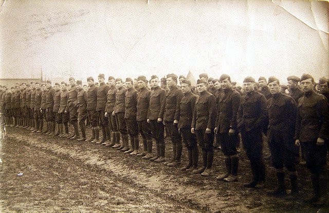 US Troops Arrive in France