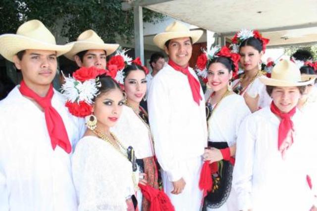 Primer Concurso Académico y Muestras Culturales.