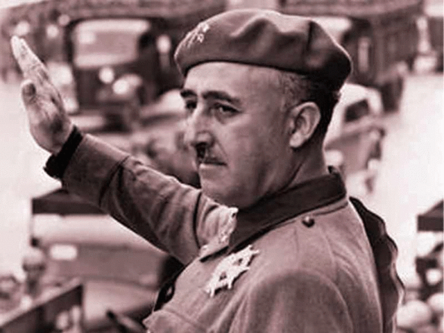 El general Francisco Franco da un golpe de Estado y comienza la Guerra Civil española