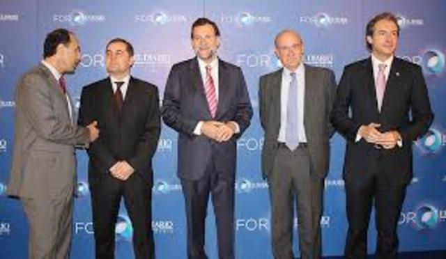 El PP, con José María Aznar al frente, gana las elecciones generales