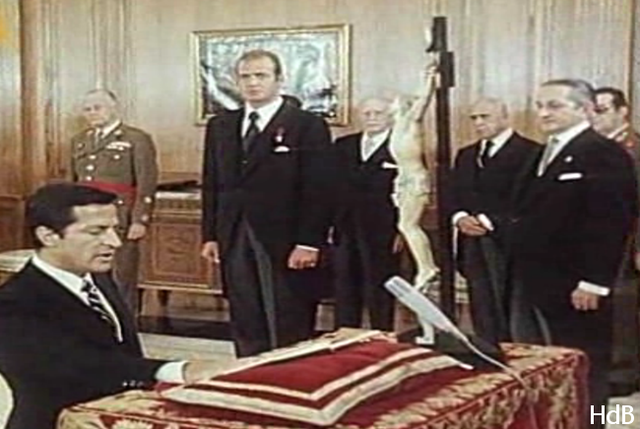 El rey nombra a Adolfo Suárez, líder de UCD, como presidente del gobierno.