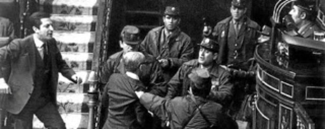 Un grupo de militares protagoniza un intento de golpe de Estado.