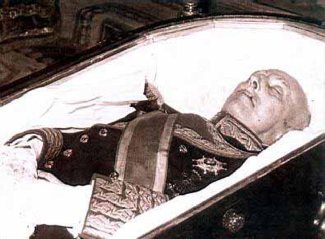 Muere el general Franco y comienza la transición democrática.