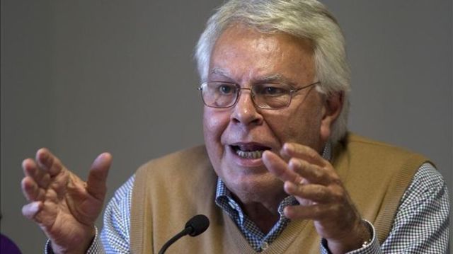 El PSOE, con Felipe González al frente, gana las elecciones generales