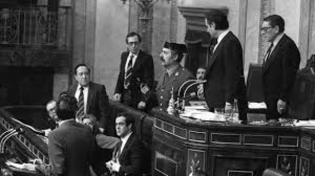 UN GRUPO DE MILITARES PROTAGONIZA UN INTENTO DE GOLPE DE ESTADO