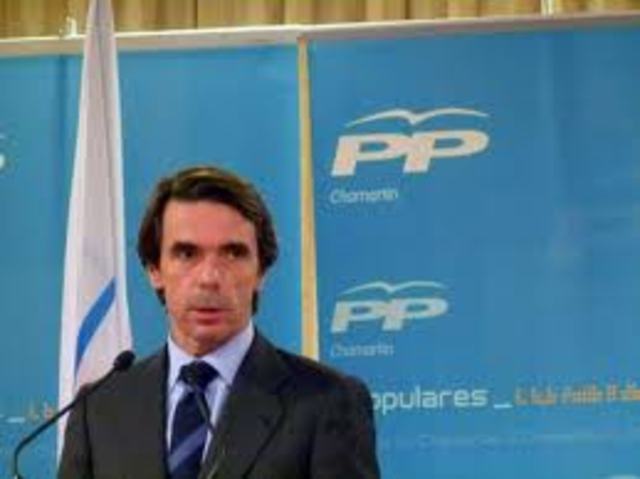 EL PP, CON JOSÉ MARÍA AZNAR AL FRENTE, GANA LAS ELECCIONES GENERALES