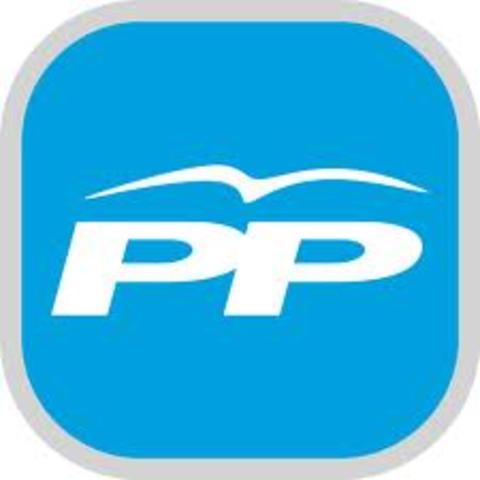 El PP, con José María Aznar al frente, gana las elecciones generales
