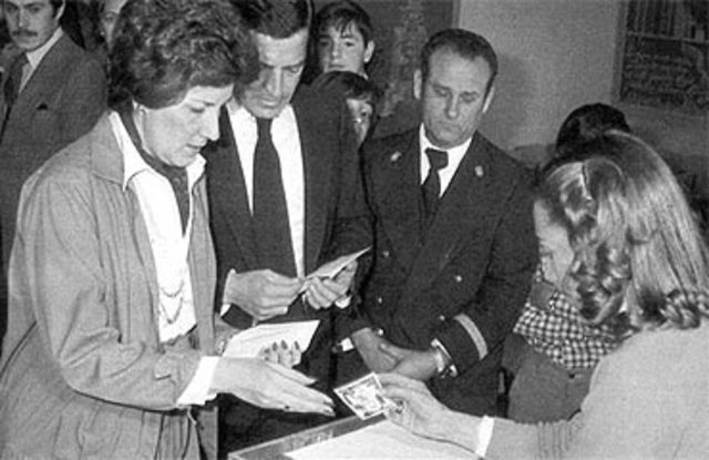 SE CELEBRAN LAS PRIMERAS ELECCIÓNES DEMOCRÁTICAS EN ESPAÑA DESDE 1936