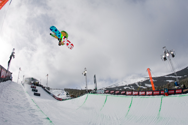 SnowBroading Located in Vancouver