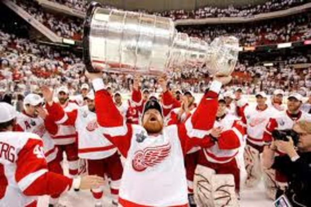 Detroit Red Wings beat Carolina Hurricane in a 4-1 series