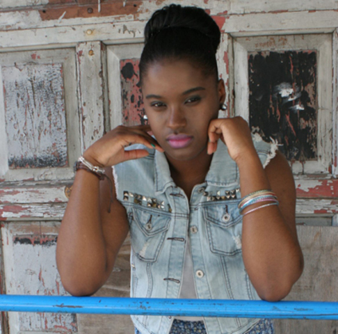 Donia Reyes photoshoot