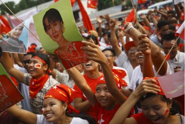 Se celebran las elecciones legislativas.