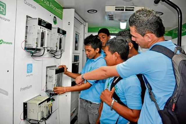 Comenzaron los primeros trabajadores