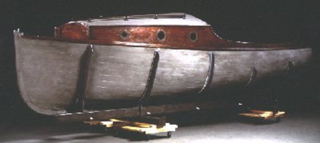 Danish resistance helps Danish Jews flee to Sweden.