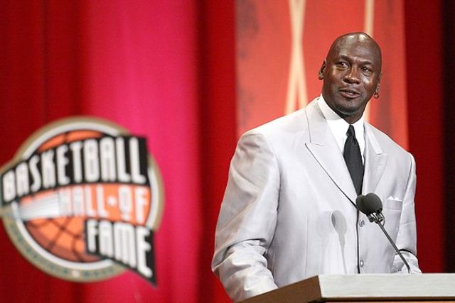 Michael Jordan gets inducted into hall of fame