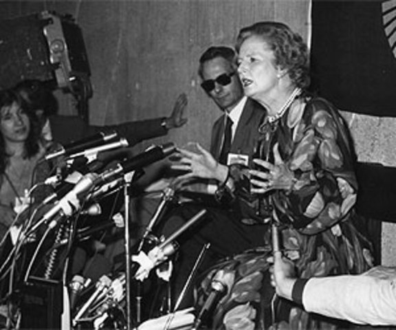 The Commonwealth government established a National Australia Day Committee in Canberra