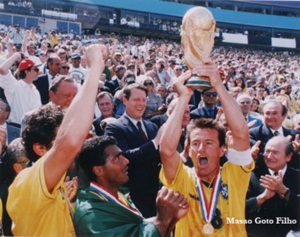 Tetracampeonato de futebol.