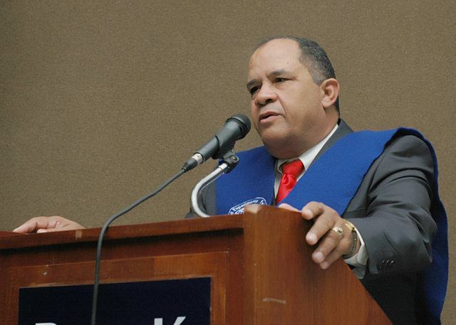 Padre Camilo Bernal Hadad renunció a su puesto como Director