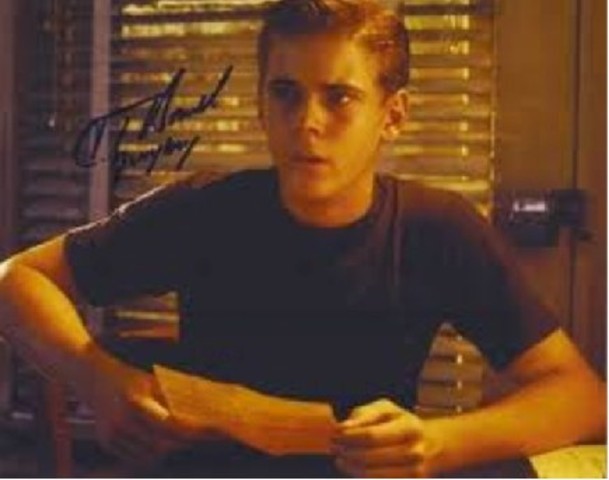 22/a Johnny’s note inspires Ponyboy to write down their story