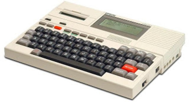 PRIMER COMPUTADOR PORTATIL