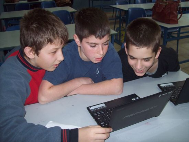 מח"ר 98 - התייחסות לפדגוגיה כמהות העיקרית של תהליך המחשוב.