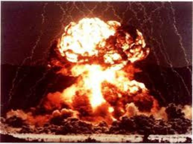 America hits Nagasaki