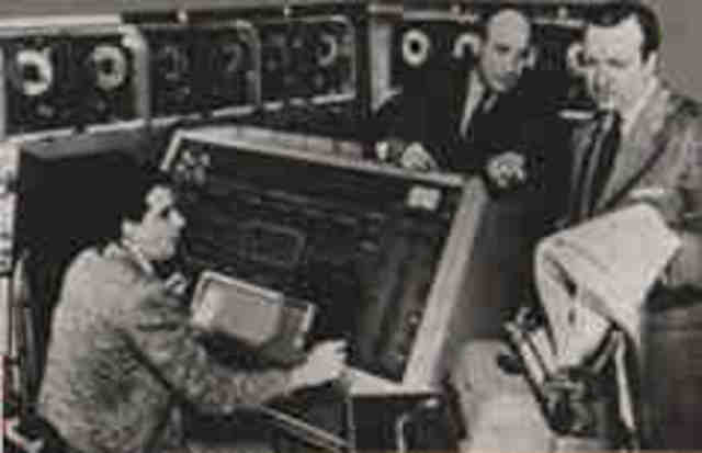 מחשב אלקטרוני ראשון