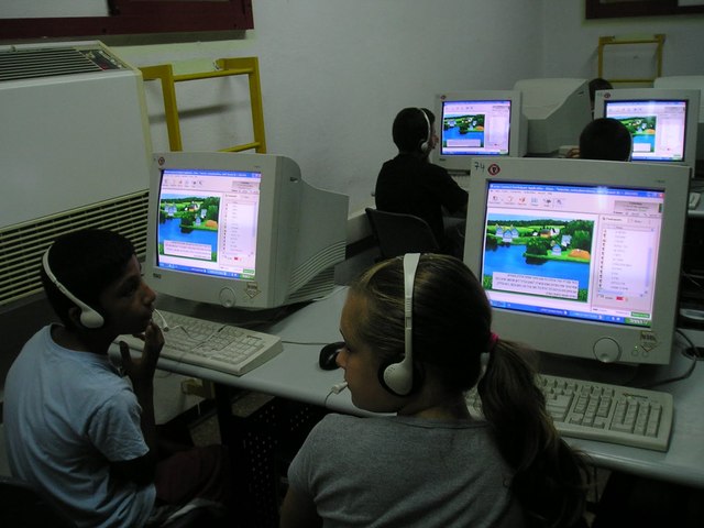 שילוב הוראת המחשב בבתי ספר עיוניים