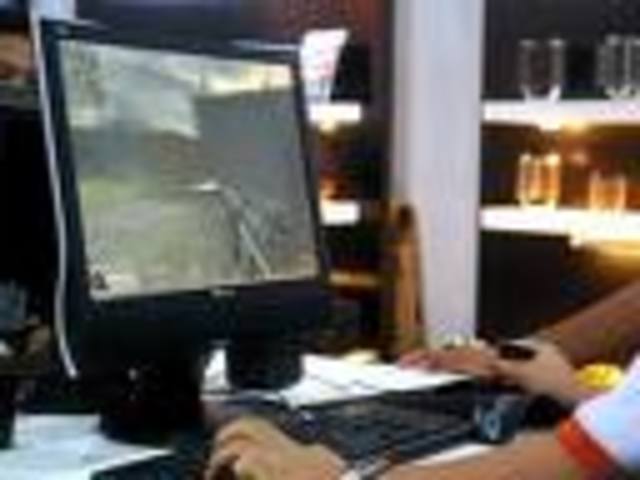 how many people play online games