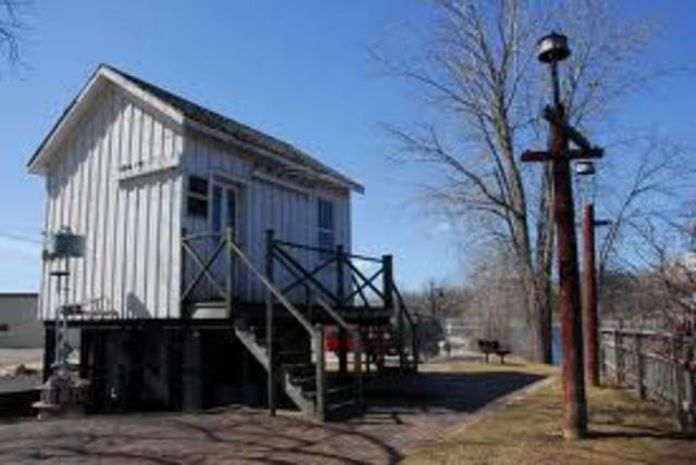 First Commercial Hydroelectric Plant