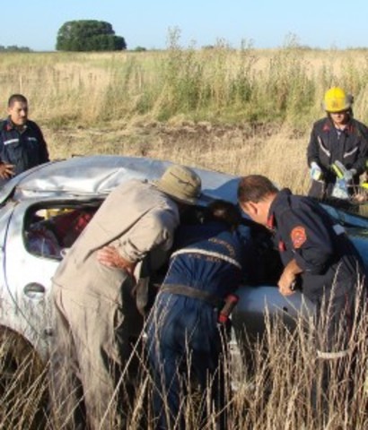 Accidente de tránsito en Ruta 131 y acceso Perón, en Crespo