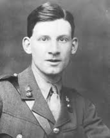 Wilfred met Siegfried Sassoon in hospital while recovering