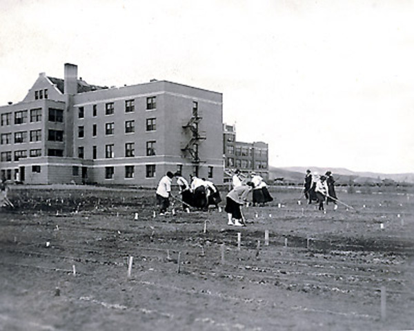 Minot State University begins classes (formerly Normal School)