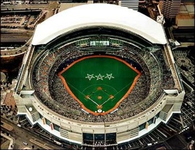 SkyDome Debuts First Fully-Functional Retracable Roof