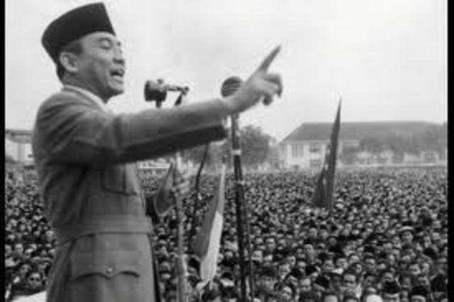 Sakarno proclaims unified Indonesia