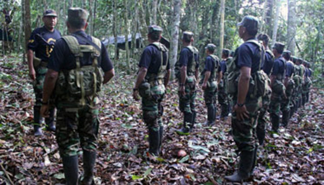 Fuerzas guerrilleras atacan a una pratrulla militar.