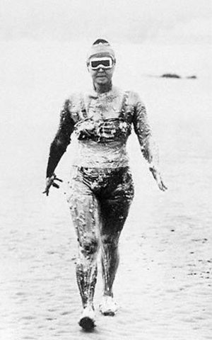 Woman Swims the English Channel