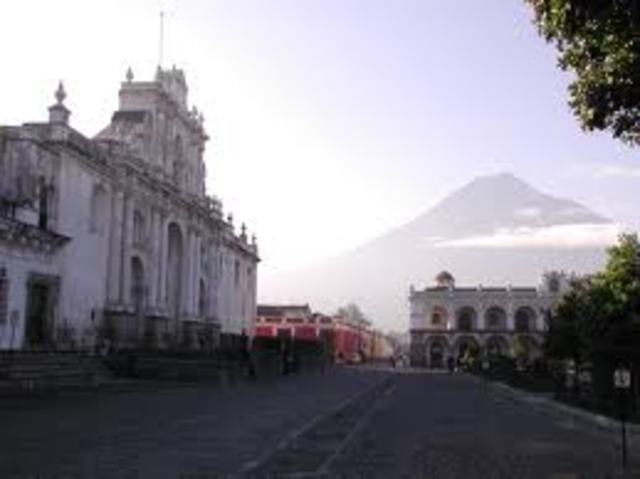 fue fundada la primera capital formal de Guatemala.