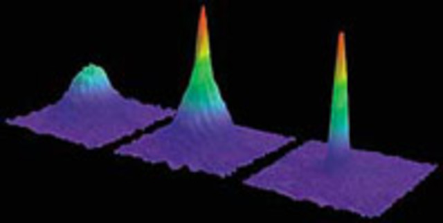 Se alcanza un nuevo estado de la materia por la condensación de miles de átomos (condensado Bose-Einstein)