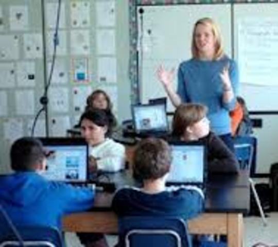 ב 1972 משרד החינוך שלב את הוראת המחשב בחינוך הטכנולוגי בארבעים ואחת כיתות.