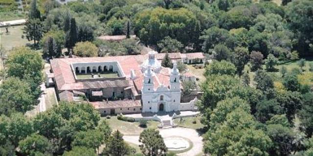 Se educan mujeres en Santa Catalina de Cordoba