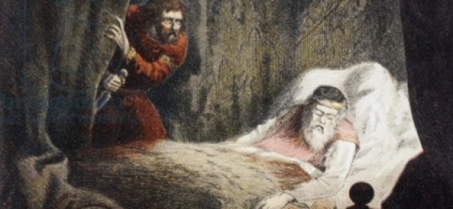 8)Macbeth sees a dagger encouraging him to kill King Duncan