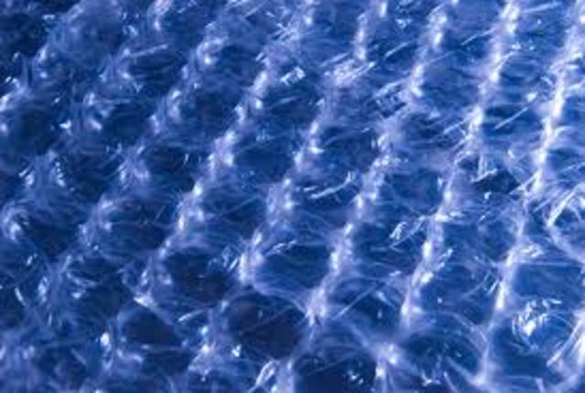 1930 – 1935: Se inventa el plástico