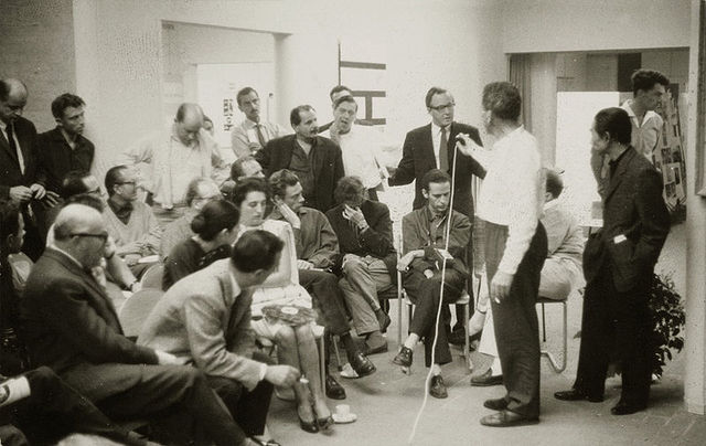 Miembro de los CIAM (Congreso Internacional de Arquitectura Moderna)