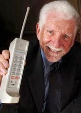 First commercial cellphone created
