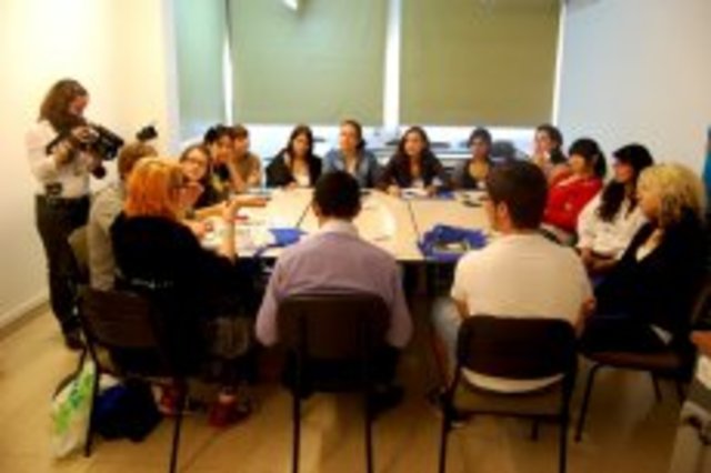 Jóvenes. Comunicación y Futuro