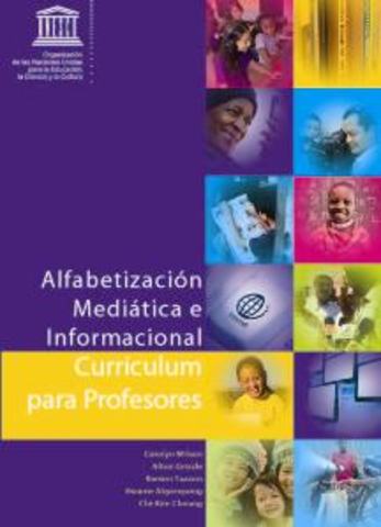 Teacher Training Curricula for Media and Information Literacy