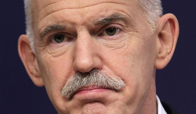 George Papandréou annonce un plan de rigueur