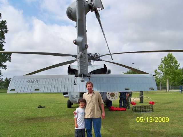 FIRST TIME SEEING A HELICOPTER